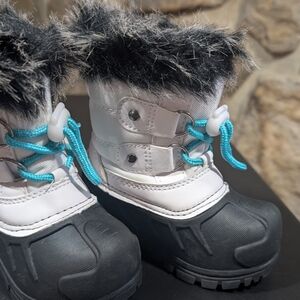 Itasca Toddler Boots Size 6 Black and White